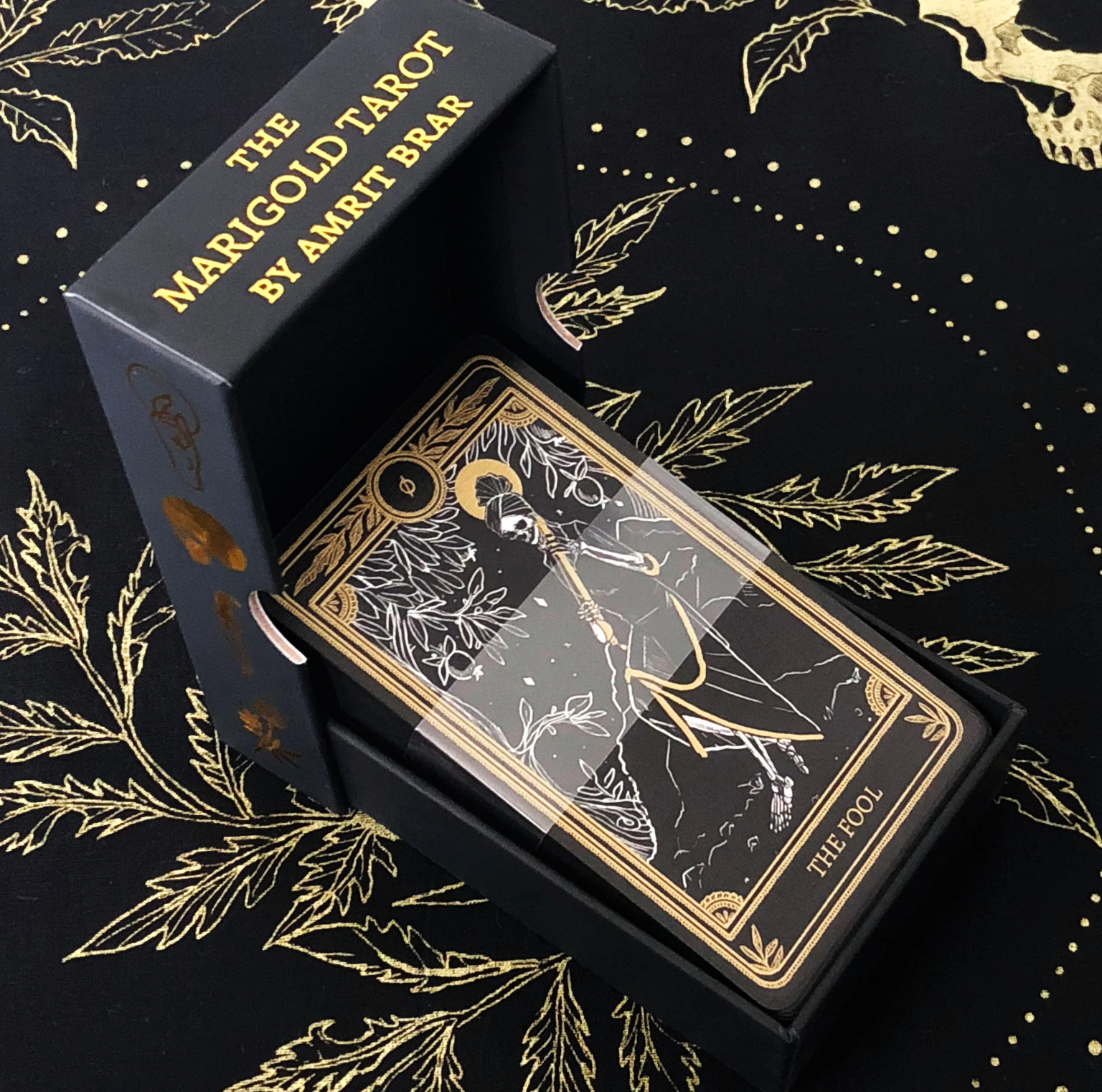 涼*様 激レア　gunda bracelet tarot4 The Marigold Tarot | Box Set & Guidebook | 13th Press | Ritual